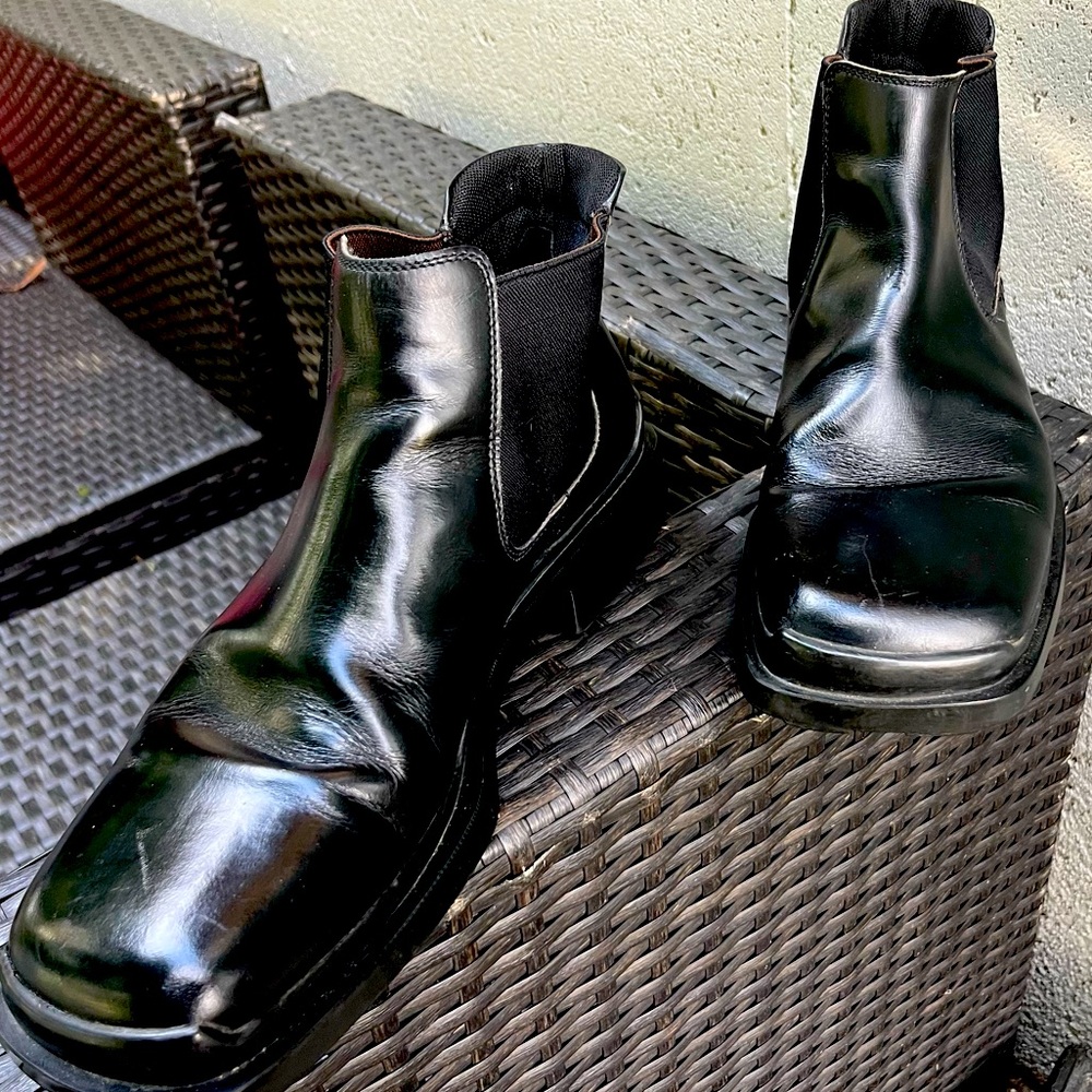 Mens’s Prada square toe black Italian leather boot size 10 1/2